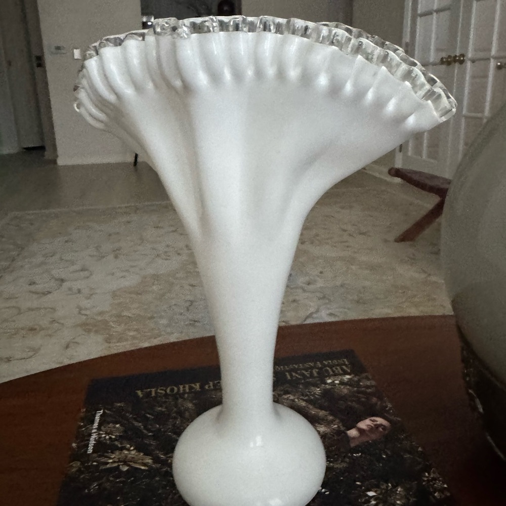 Vintage "Large" Fenton Silvercrest Petticoat Fan Vase 13" tall - Picture 11 of 13